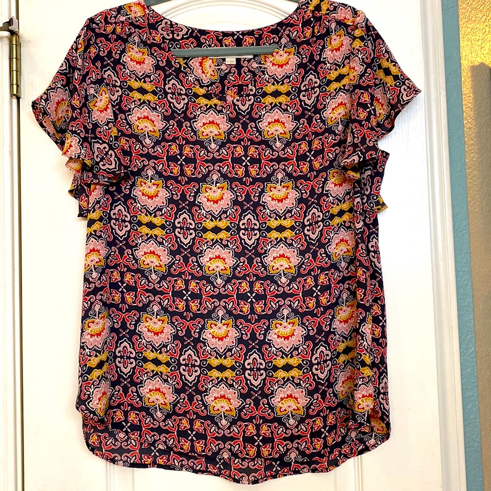 Lovely print, short sleeved blouse, size M